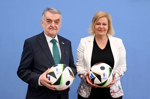 Herbert Reul und Nancy Faeser bei der Bundespressekonferenz 10 Tage vor der EM: Vorbereitung von Bund und Ländern für Sicherheit und Zusammenhalt im Haus der Bundespressekonferenz. Berlin, 04.06.2024