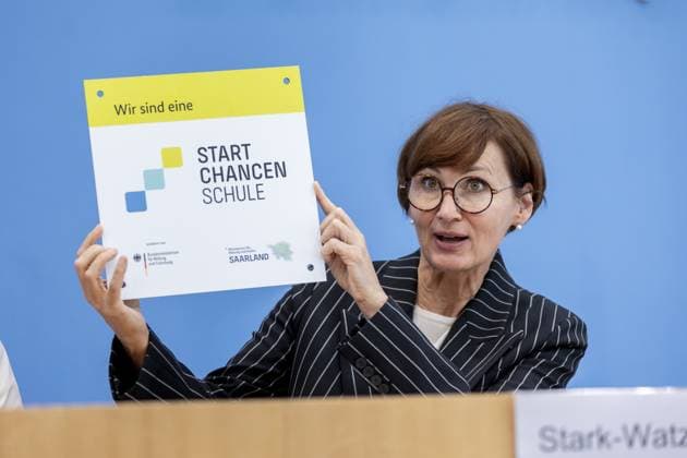 Bilder des Jahres 2024, News 06 Juni News Themen der Woche KW23 News Bilder des Tages Bettina Stark-Watzinger (FDP), Bundesministerin fuer Bildung und Forschung, aufgenommen im Rahmen einer Pressekonferenz zur Unterzeichnung des Startchancen-Programms, im Haus der Bundespressekonferenz in Berlin, 04.06.2024. Berlin Deutschland *** Bettina Stark Watzinger FDP , Federal Minister of Education and Research, at a press conference on the signing of the Startchancen program, in the House of the Federal Press Conference in Berlin, 04 06 2024 Berlin Germany Copyright: xLorenzxHuterxphotothek.dex