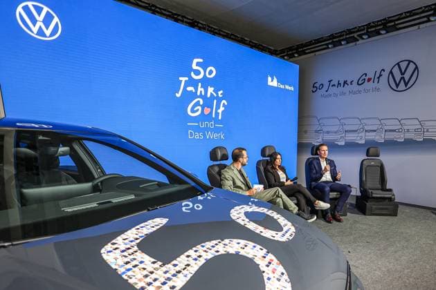 Festakt 50 Jahre Golf Produktion bei Volkswagen in Wolfsburg Eventraum, VW Orchester Wolfsburg VW Werk Wolfsburg Niedersachsen Germany