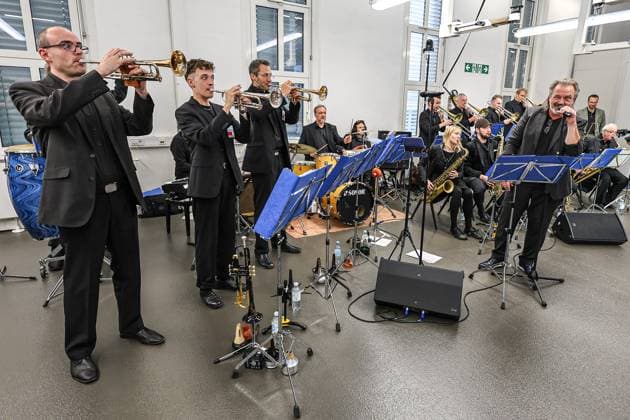 Festakt 50 Jahre Golf Produktion bei Volkswagen in Wolfsburg Eventraum, VW Orchester Wolfsburg VW Werk Wolfsburg Niedersachsen Germany
