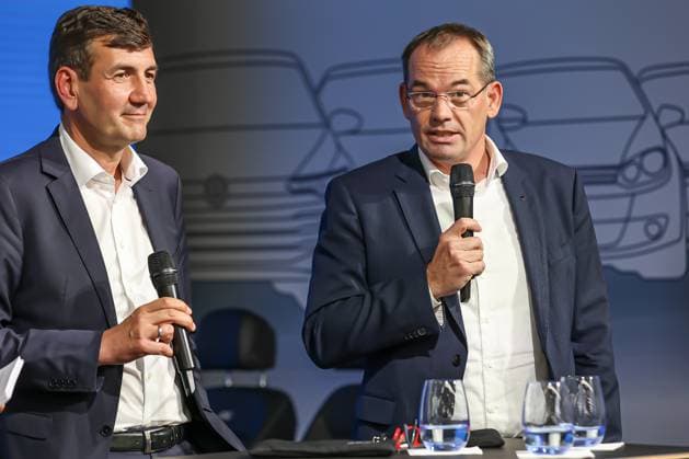 Festakt 50 Jahre Golf Produktion bei Volkswagen in Wolfsburg Festakt 50 Jahre Golf Produktion, Eventraum, Bühne, (v.l.) Gunnar Kilian, Mitglied des Vorstandes der Volkswagen AG für Personal und Trucks, Dr. Christian Vollmer, Vorstandsmitglied für Produktion und Logistik in der Marke Volkswagen Pkw Wolfsburg VW Werk Wolfsburg Niedersachsen Germany