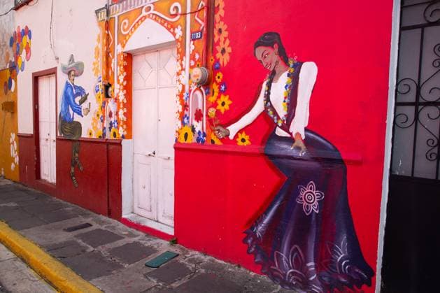 Mural, colourful Street Art, Avenue Hidalgo, Atlixco, Pueblos Magicos, Puebla State, Mexico, North America Copyright: RichardxMaschmeyer 801-3768 RECORD DATE NOT STATED