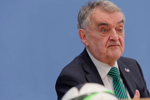 Faeser und Reul zur Sicherheit bei der EM 2024-06-04 Deutschland, Berlin - Bundespressekonferenz: Die Bundesministerin des Inneren und für Heimat und Herbert Reul (CDU), Innenminister des Landes Nordrhein-Westfalen, informieren über die Vorbereitung von Bund und Ländern für die Sicherheit während der Fußball-Europameisterschaft in Deutschland.