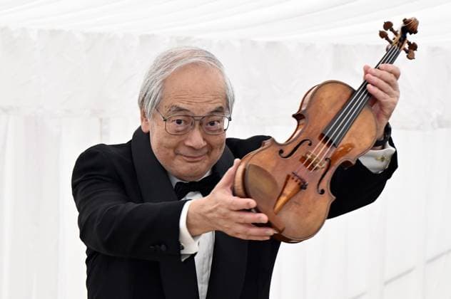 Bilder des Jahres 2024, Entertainment 06 Juni Entertainment Themen der Woche KW23 Entertainment Bilder des Tages the Huggins 1708 Stradivarius of the Nippon Music Foundation is shown during the award ceremony of the Queen Elisabeth Violin Competition 2024, at the Queen Elisabeth Music Chapel (Chapelle Musicale Reine Elisabeth - Muziekkapel Koningin Elisabeth), in Waterloo on Tuesday 04 June 2024.  ERICxLALMAND 93955826