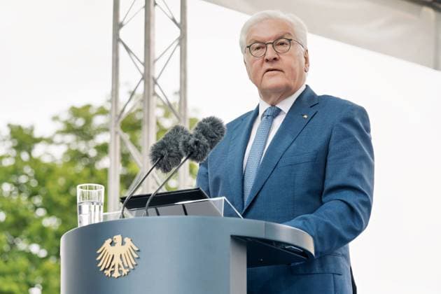 News Themen der Woche KW23 News Bilder des Tages Berlin,04.06.2024,Bundespräsident Frank-Walter Steinmeier und die Deutsche Bundesstiftung Umwelt (DBU) laden herzlich ein zur Woche der Umwelt 2024. Am 4. und 5. Juni 2024 gibt es ein Fachprogramm, Diskussionen und eine große Ausstellung. Rund 190 Ausstellende aus Wirtschaft und Technik, Forschung und Wissenschaft sowie aus der Zivilgesellschaft präsentieren in der zweitägigen Innovationsschau im Park von Schloss Bellevue ihre zukunftsweisenden Lösungen für eine verantwortungsvolle Gestaltung des Wandels.Foto:Bundespräsident Frank-Walter Steinmeier *** Berlin,04 06 2024,Federal President Frank Walter Steinmeier and the German Federal Environmental Foundation DBU cordially invite you to Environment Week 2024 On 4 and 5 June 2024 the