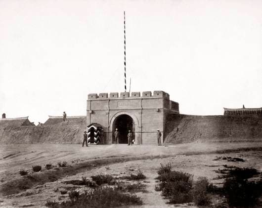 RECORD DATE NOT STATED c.1900 China - fortress walls with soldiers c.1900 China - fortress walls with soldiers. Possibly German soldiers at Taku, Dagu?  Copyright: Copyrightx(c)Geminix2023.xCredit:xGemini 13455219