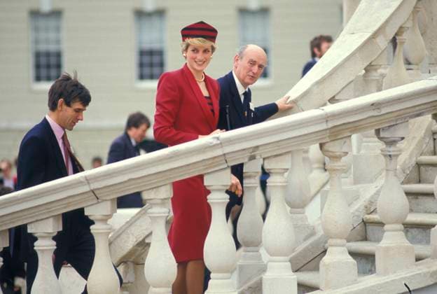 HRH, THE PRINCESS DIANA OF WALES.Greenwich, London, England, 21st October 1986..Lady Di family her royal highness half 3 4 length red and black striped hat suit skirt jacket .Ref: CAP PL. Phil Loftus London Great Britain Copyright: xPhilxLoftus CapitalxPicturesx