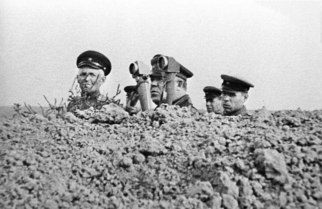 Great Patriotic War of 1941-1945 2731545 22.08.1944 1944. Colonel I.S Titov at an observation point. N. Antimonov Sputnik Yassy Moldova  Copyright: xN.xAntimonovx