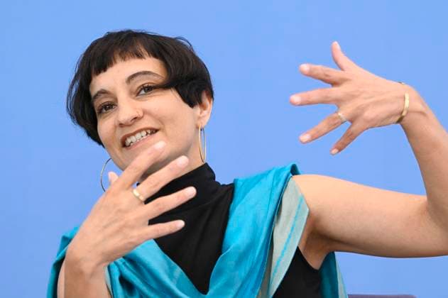 News Themen der Woche KW23 News Bilder des Tages Tahera Ameer bei der Bundespressekonferenz Antisemitische Allianzen nach dem 7. Oktober - Zivilgesellschaftliches Lagebild Antisemitismus 13 im Haus der Bundespressekonferenz. Berlin, 06.06.2024 *** Tahera Ameer at the Federal Press Conference Anti-Semitic alliances after 7 October Civil Society Situation Report on Anti-Semitism 13 at the Federal Press Conference Center Berlin, 06 06 2024 Foto:xF.xKernx xFuturexImagex antisemitismus_4639