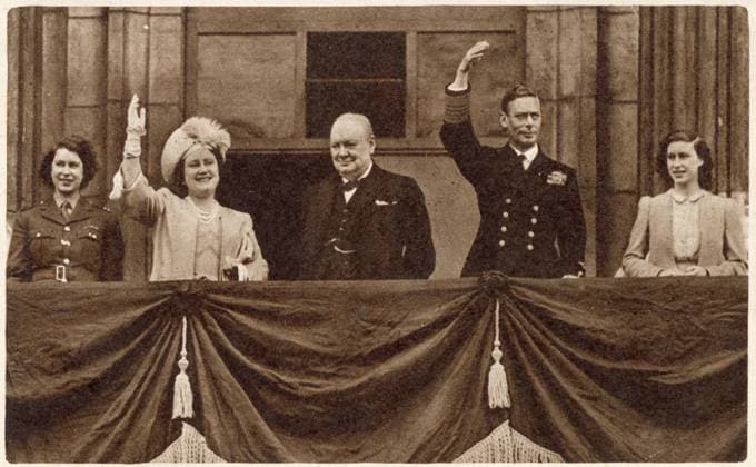 RECORD DATE NOT STATED V.E. Day - Balcony of Buckingham Palace Jubilant London crowds assembled in front of Buckingham Palace to see their Majesties, King George VI, Queen consort Elizabeth with their young daughters, Princess Elizabeth (future Queen Elizabeth II) wearing A.T.S. uniform, Princess Margaret Rose, on their third appearance at about 5:30 p.m. they were accompanied by the Prime Minister Winston Churchill. Date: 8th May 1945  Copyright: Copyrightx(c)Geminix2023.xCredit:xGemini 14068025