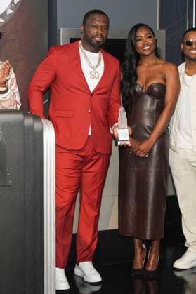 50 Cent und Patina Miller beim Pressetermin zur finalen 4. Staffel der TV-Serie Power Book II: Ghost , dem Black Music Month und dem 10. Jahrestag der TV-Serie Power im Empire State Buildung. New York, 06.06.2024