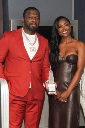 50 Cent und Patina Miller beim Pressetermin zur finalen 4. Staffel der TV-Serie Power Book II: Ghost , dem Black Music Month und dem 10. Jahrestag der TV-Serie Power im Empire State Buildung. New York, 06.06.2024
