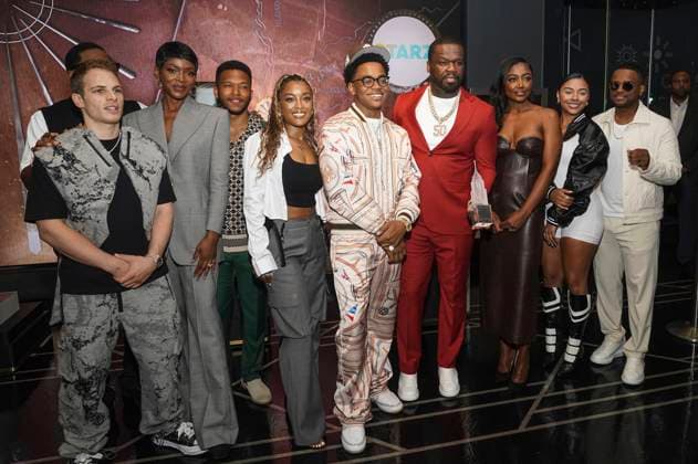Gianni Paolo, Woody McClain, Caroline Chikezie, Lovell Adams-Gray, LaToya Tonodeo, Michael Rainey Jr., 50 Cent, Patina Miller, Alix Lapri und Larenz Tate beim Pressetermin zur finalen 4. Staffel der TV-Serie Power Book II: Ghost , dem Black Music Month und dem 10. Jahrestag der TV-Serie Power im Empire State Buildung. New York, 06.06.2024