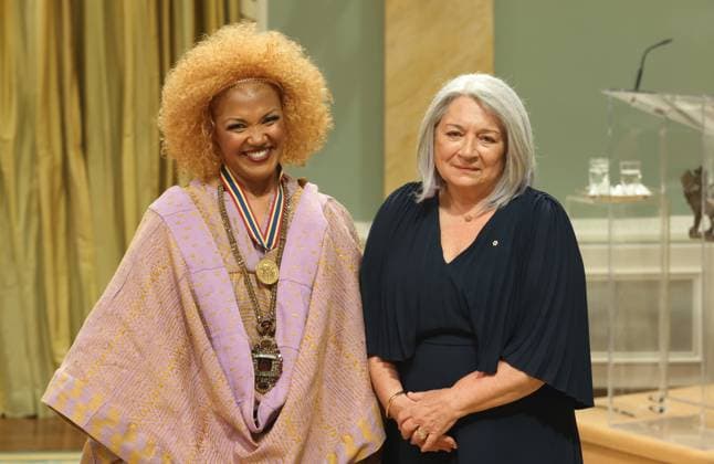Entertainment Themen der Woche KW23 June 7, 2024, Ottawa, On, Canada: Governor General Mary Simon presents soprano Measha Brueggergosman-Lee with the Lifetime Artistic Achievement Award during the Governor General s Performing Arts Awards ceremony at Rideau Hall in Ottawa, on Friday, June 7, 2024. Ottawa Canada  - ZUMAc35_ 20240607_zaf_c35_195 Copyright: xPatrickxDoylex