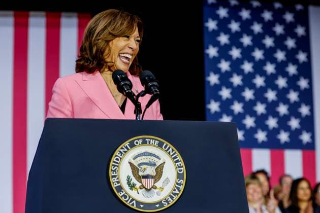 VP Harris Speaks on the One Year Anniversary of the US Supreme Court’s Dobbs Decision United States Vice President Kamala Harris speaks on the one year anniversary of the US Supreme Court’s Dobbs decision at the Grady Cole Center in Charlotte, North Carolina, USA, 23 June 2023. The US Supreme Court ruling in Dobbs v. Jackson Women s Health Organization overturned the landmark abortion rights case of Roe v. Wade. Credit: Erik S. Lesser Pool via CNP Charlotte North Carolina United States of America EDITORIAL USE ONLY Copyright: xx ELX06-4037092 ErikxS.xLesserx-xPoolxviaxCNPx cnpphotos279139