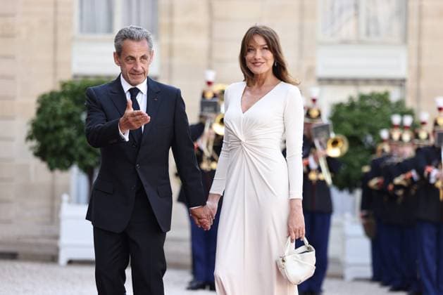 News Themen der Woche KW23 News Bilder des Tages Official visit of U.S. President Joe Biden PHOTOPQR LE PARISIEN Fred Dugit Paris 08 06 2024 Politique Palais de lElysée à Paris VIIIe , le 8 juin 2024 Today marks the end of U.S. President Joe Bidens official visit to mark the 80th anniversary of the Normandy landings Here guests arrive for the dinner in honor of Joseph Biden Carla Bruni and Nicolas Sarkozy Photo LP Fred Dugit Gala dinner at the Elysee Palace in Paris, France, 08 June 2024 Local Caption Paris 75 France  Copyright: xPHOTOPQR LExPARISIEN MAXPPPxFredxDugitx 20240608LPA7426 20240608LPA7426