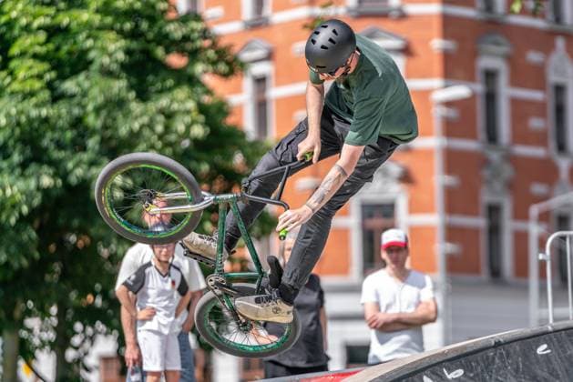 Chemnitz, Deutschland 08. Juni 2024: Kulturfestival Kosmos - Chemnitz - 2024 Im Bild: Spotfight BMX Battle im Konkordia Park Chemnitz *** Chemnitz, Germany 08 June 2024 Kulturfestival Kosmos Chemnitz 2024 In the picture Spotfight BMX Battle in Konkordia Park Chemnitz Copyright: xFotostandx xNachtigallx
