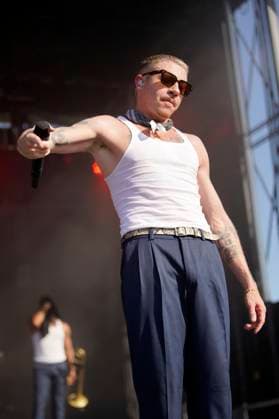 Macklemore live bei einem Konzert beim LIV Golf Event 2024 im Golf Club of Houston. Humble, 08.06.2024