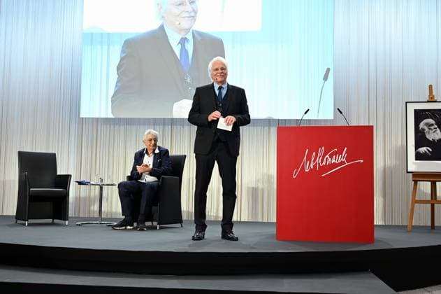 Politiker Gerhart Baum, Journalist Thomas Roth, l-r, bei der Verleihung des Lew Kopolew Preis für Frieden und Menschenrechte 2023 2024