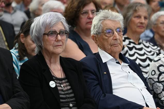 Politiker Gerhart Baum und seine Frau Renate Liesmann-Baum bei der Verleihung des Lew Kopolew Preis für Frieden und Menschenrechte 2023 2024