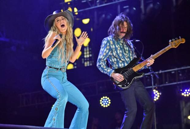 Bilder des Jahres 2024, Entertainment 06 Juni Entertainment Themen der Woche KW23 Entertainment Bilder des Tages 09 June 2024 - Nashville, Tennessee - Lainey Wilson. 2024 CMA Fest,Ã¢â‚¬Â the Music Event of Summer Nightly Concert held at Nissan Stadium. Nashville USA - ZUMAa123 20240608_zaa_a123_148 Copyright: xJasonxDavisx