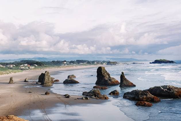 Scenic view of Oregon coast Bandon, Oregon, United States R_JWMW240608-1451372-01