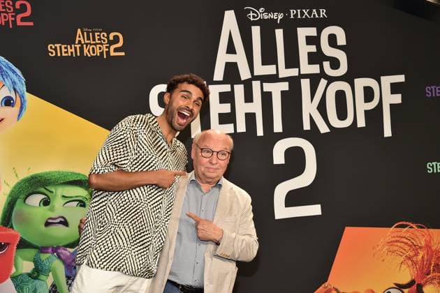 Entertainment Themen der Woche KW24 Entertainment Bilder des Tages Prtemiere Alles Steht Kopf 2 Younes Zarou, deutscher Influencer, Hans-Joachim Heist, Comedian Voice Cast Ankunft, Red Carpet Deutschlandpremiere zu ALLES STEHT KOPF 2 im Kino der Kulturbrauerei in Berlin 10.06.2024 *** Premiere Alles Steht Kopf 2 Younes Zarou, German influencer, Hans Joachim Heist, Comedian Voice Cast Arrival, Red Carpet German premiere of ALLES STEHT KOPF 2 at the Kulturbrauerei cinema in Berlin 10 06 2024 Photopress Mueller