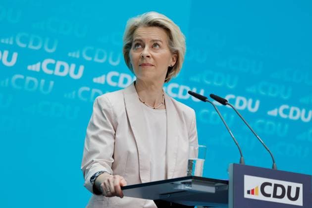 News Themen der Woche KW24 News Bilder des Tages Dr. Ursula von der Leyen, Deutschland, Berlin, Konrad-Adenauer-Haus, Pressekonferenz mit dem Parteivorsitzenden der CDU Deutschlands Friedrich Merz MdB und Dr. Ursula von der Leyen, Präsidentin der Europäischen Kommission. *** Dr. Ursula von der Leyen, Germany, Berlin, Konrad Adenauer Haus, Press conference with Friedrich Merz MdB, Chairman of the German CDU and Dr. Ursula von der Leyen, President of the European Commission