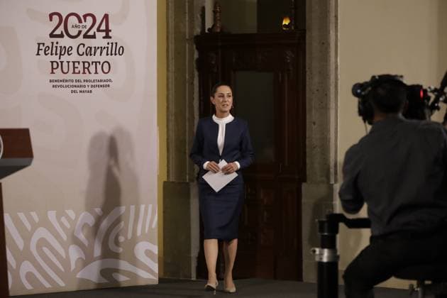 Claudia Sheinbaum Incoming President Briefing Mexico s incoming President, Claudia Sheinbaum Pardo, attending at her first briefing at National Palace after meeting with outgoing president Andres Manuel Lopez Obrador. During the press conference she talked about her announcing her cabinet next week to begin the transition with the Mexican Government. on June 10, 2024 in Mexico City, Mexico. (Photo by Luis Barron Eyepix Group) Copyright: xLuisxBarronx xEyepixxGroupx LB_10062024_122226