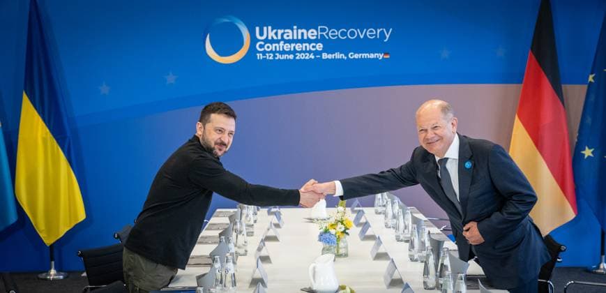 News Themen der Woche KW24 News Bilder des Tages Ukraine Recovery Conference URC2024 in Berlin Konferenz zum Wiederaufbau der Ukraine Bilaterales Gespräch Bilateral talk Olaf Scholz, Bundeskanzler Deutschland German Chancellor with Wolodymyr Selenskyj, Präsident Ukraine President of Ukraine ;Ukraine Recovery Conference URC2024 in Berlin Konferenz zum Wiederaufbau der Ukraine Bilaterales Gespräch Bilateral talk Olaf Scholz, Bundeskanzler Deutschland German Chancellor with Wolodymyr Selenskyj, Präsident Ukraine Presid, Berlinb Berlin Deutschland Messe *** Ukraine Recovery Conference URC2024 in Berlin Conference on the Reconstruction of Ukraine Bilateral talk Bilateral talk Olaf Scholz, Federal Chancellor Germany German Chancellor with