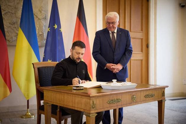 News Themen der Woche KW24 Ukrainian President Volodymyr Zelensky is received by German President Frank Walter Steinmeier at the presidential Bellevue Palace in Berlin, Germany, on June 11, 2024 Ukraine Presidency via Bestimage  Copyright: xUkrainexPresidencyxviaxBestimagexUkrainexPresidencyxviaxBestimagex
