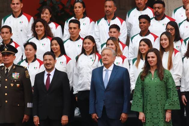 Flagging of the Mexican Team Heading to the Paris Olympic Games (L-R) Head of Government of Mexico City Marti Batres Guadarrama, Mexico s President Andres Manuel Lopez Obrador, Director of the National Commission of Physical Culture and Sports (CONADE) Ana Gabriela Guevara, pose with the Mexican Olympyc team during the flag-bearing ceremony of the Mexican delegation that will participate in the Paris 2024 Olympic Games, at the National Palace. on June 11, 2024 in Mexico City, Mexico. (Photo by Carlos Santiago Eyepix Group) Copyright: xCarlosxSantiago xEyepixxGroupx CS_11062024_122298