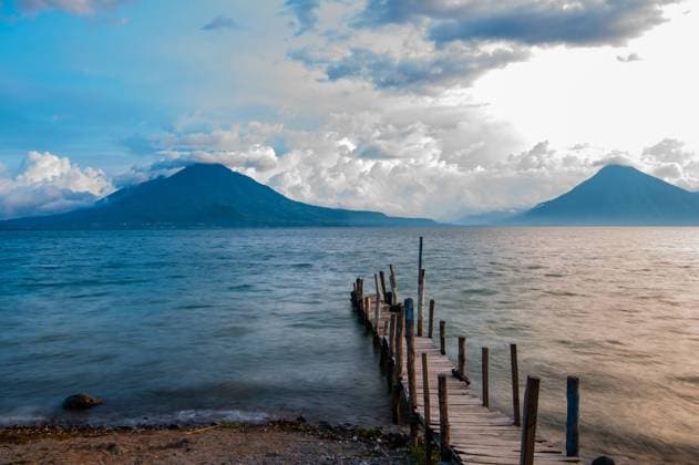 Long exposure in the Atitlan lake in Guatemala Santiago Atitlán, Sololá Department, Guatemala R_HIIT24061140-1456218-01