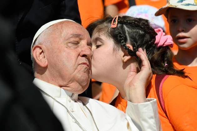 Entertainment Themen der Woche KW24 Entertainment Bilder des Tages Vatican, VATICAN: NO LIBRI** Italy, Rome, Vatican, 2024 6 12.Pope Francis during the weekly general audience at St Peter s square in The Vatican. Photograph by Catholic Press Photo Vatican VATICAN  - ZUMAp169 20240612_zia_p169_012_20240612 Copyright: xVATICANxMEDIAx