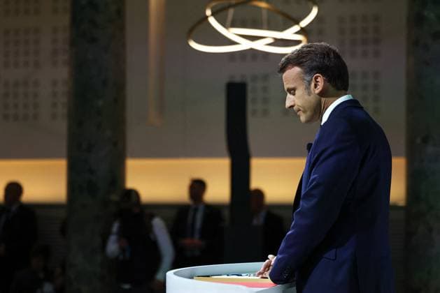 News Themen der Woche KW24 French President Emmanuel Macron delivers remarks during a press conference held at the Pavillon Cambon Capucines in Paris French President Emmanuel Macron delivers remarks during a press conference held at the Pavillon Cambon Capucines in Paris French President Emmanuel Macron delivers remarks during a press conference, after announcing on June 9 that he was dissolving parliament, and after calling for early legislative elections following the far-rights victory over his centrist alliance in European Union polls, au Pavillon Cambon Capucines, Ã Paris, France, le 12 juin 2024 StÃ phane Lemouton Bestimage French President Emmanuel Macron delivers remarks during a press conference held at the Pavillon Cambon Capucines in Paris, France, on Ju  Copyright: xStephanexLemoutonx xBestimagexStephanexLemoutonx xBestimagex