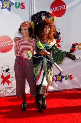 13TH ANNUAL DREAM HALLOWEEN KELLY CURTIS AND HER SISTER JAMIE LEE CURTIS AT THE 13TH ANNUAL DREAM HALLOWEEN FUNDRAISING EVENT. AT THE BANKER HANGER. SANTA MONICA, CA. 28 OCTOBER 2006. PICTURE BY ,  Copyright: xMichaelxGermanax xAvalonx 0543555199