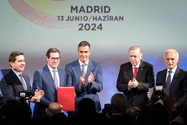 News Themen der Woche KW24 News Bilder des Tages Spain -Turkey Business Meeting - Madrid (L-R) BBVA Chairman Carlos Torres, CEOE President Antonio Garamendi, Prime Minister Pedro Sanchez, President of the Republic of Turkey Recep Tayyip Erdogan, and President of the Foreign Economic Relations Council of Turkey (DEIK) Nail Olpak, during the Spain-Turkey business meeting at BBVA City Headquarters, June 13, 2024, in Madrid (Spain). Erdogan was received yesterday June 12 by King Felipe VI and today participates with Sanchez in the VIII Spain-Turkey high-level meeting (RAN), in the Moncloa Complex in order to reaffirm the comprehensive partnership between the two countries and give new impetus to trade relations. Photo by Diego Radames Europa Press ABACAPRESS.COM Madrid Spain  Copyright: xEuropaxPress ABACAx