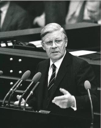 Bundeskanzler Hekmut Schmidt 1982 in Bonn. --- German chancellor Helmut Schmidt 1982 in Bonn *** Chancellor Helmut Schmidt 1982 in Bonn German chancellor Helmut Schmidt 1982 in Bonn