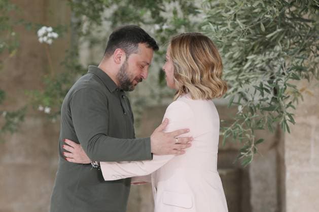 News Themen der Woche KW24 Borgo Egnazia, Italien, 13.06.2024: G7-Gipfel: Wolodymyr Selenskyj und Giorgia Meloni *** Borgo Egnazia, Italy, 13 06 2024 G7 Summit Volodymyr Selenskyj and Giorgia Meloni Copyright: xdtsxNachrichtenagenturx dts_39838
