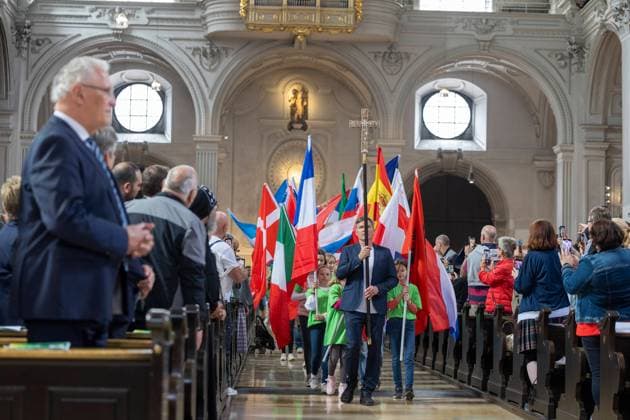 Die Deutsche Bischofskonferenz und die Evangelische Kirche in Deutschland (EKD) haben am Tag des Eroeffnungsspiels der Fussball-Europameisterschaft in Deutschland (14.06.2024) zu einem oekumenischen Gottesdienst in die Kirche St. Michael in Muenchen, der unter dem Motto United steht, eingeladen. Den Gottesdienst leiten der Sportbeauftragte des Rates der EKD, Praeses Thorsten Latzel (Evangelische Kirche im Rheinland) und der Sportbischof der Deutschen Bischofskonferenz, Bischof Stefan Oster SDB (Passau). (Siehe epd-Meldung vom 14.06.2024) EDITORIAL USE ONLY