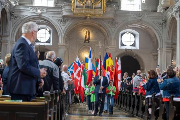 Die Deutsche Bischofskonferenz und die Evangelische Kirche in Deutschland (EKD) haben am Tag des Eroeffnungsspiels der Fussball-Europameisterschaft in Deutschland (14.06.2024) zu einem oekumenischen Gottesdienst in die Kirche St. Michael in Muenchen, der unter dem Motto United steht, eingeladen. Den Gottesdienst leiten der Sportbeauftragte des Rates der EKD, Praeses Thorsten Latzel (Evangelische Kirche im Rheinland) und der Sportbischof der Deutschen Bischofskonferenz, Bischof Stefan Oster SDB (Passau). (Siehe epd-Meldung vom 14.06.2024) EDITORIAL USE ONLY