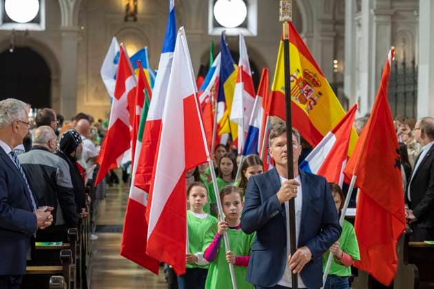 Die Deutsche Bischofskonferenz und die Evangelische Kirche in Deutschland (EKD) haben am Tag des Eroeffnungsspiels der Fussball-Europameisterschaft in Deutschland (14.06.2024) zu einem oekumenischen Gottesdienst in die Kirche St. Michael in Muenchen, der unter dem Motto United steht, eingeladen. Den Gottesdienst leiten der Sportbeauftragte des Rates der EKD, Praeses Thorsten Latzel (Evangelische Kirche im Rheinland) und der Sportbischof der Deutschen Bischofskonferenz, Bischof Stefan Oster SDB (Passau). (Siehe epd-Meldung vom 14.06.2024) EDITORIAL USE ONLY