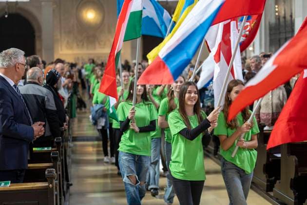 Die Deutsche Bischofskonferenz und die Evangelische Kirche in Deutschland (EKD) haben am Tag des Eroeffnungsspiels der Fussball-Europameisterschaft in Deutschland (14.06.2024) zu einem oekumenischen Gottesdienst in die Kirche St. Michael in Muenchen, der unter dem Motto United steht, eingeladen. Den Gottesdienst leiten der Sportbeauftragte des Rates der EKD, Praeses Thorsten Latzel (Evangelische Kirche im Rheinland) und der Sportbischof der Deutschen Bischofskonferenz, Bischof Stefan Oster SDB (Passau). (Siehe epd-Meldung vom 14.06.2024) EDITORIAL USE ONLY