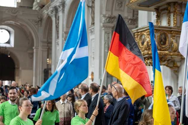 Die Deutsche Bischofskonferenz und die Evangelische Kirche in Deutschland (EKD) haben am Tag des Eroeffnungsspiels der Fussball-Europameisterschaft in Deutschland (14.06.2024) zu einem oekumenischen Gottesdienst in die Kirche St. Michael in Muenchen, der unter dem Motto United steht, eingeladen. Den Gottesdienst leiten der Sportbeauftragte des Rates der EKD, Praeses Thorsten Latzel (Evangelische Kirche im Rheinland) und der Sportbischof der Deutschen Bischofskonferenz, Bischof Stefan Oster SDB (Passau). (Siehe epd-Meldung vom 14.06.2024) EDITORIAL USE ONLY