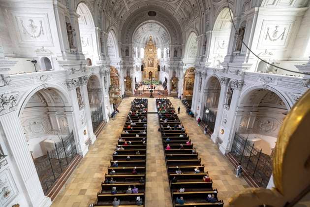 Die Deutsche Bischofskonferenz und die Evangelische Kirche in Deutschland (EKD) haben am Tag des Eroeffnungsspiels der Fussball-Europameisterschaft in Deutschland (14.06.2024) zu einem oekumenischen Gottesdienst in die Kirche St. Michael in Muenchen, der unter dem Motto United steht, eingeladen. Den Gottesdienst leiten der Sportbeauftragte des Rates der EKD, Praeses Thorsten Latzel (Evangelische Kirche im Rheinland) und der Sportbischof der Deutschen Bischofskonferenz, Bischof Stefan Oster SDB (Passau). (Siehe epd-Meldung vom 14.06.2024) EDITORIAL USE ONLY