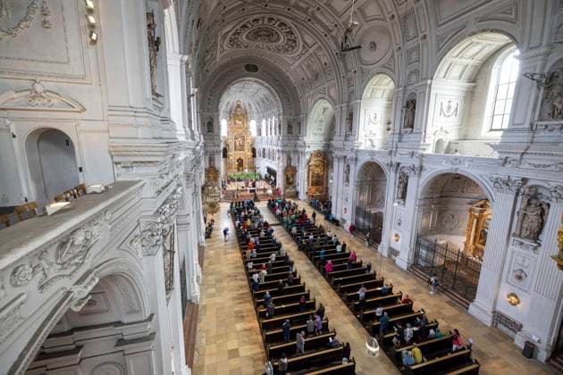 Die Deutsche Bischofskonferenz und die Evangelische Kirche in Deutschland (EKD) haben am Tag des Eroeffnungsspiels der Fussball-Europameisterschaft in Deutschland (14.06.2024) zu einem oekumenischen Gottesdienst in die Kirche St. Michael in Muenchen, der unter dem Motto United steht, eingeladen. Den Gottesdienst leiten der Sportbeauftragte des Rates der EKD, Praeses Thorsten Latzel (Evangelische Kirche im Rheinland) und der Sportbischof der Deutschen Bischofskonferenz, Bischof Stefan Oster SDB (Passau). (Siehe epd-Meldung vom 14.06.2024) EDITORIAL USE ONLY