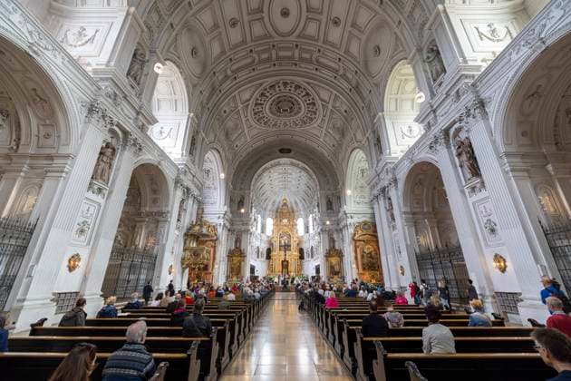 Die Deutsche Bischofskonferenz und die Evangelische Kirche in Deutschland (EKD) haben am Tag des Eroeffnungsspiels der Fussball-Europameisterschaft in Deutschland (14.06.2024) zu einem oekumenischen Gottesdienst in die Kirche St. Michael in Muenchen, der unter dem Motto United steht, eingeladen. Den Gottesdienst leiten der Sportbeauftragte des Rates der EKD, Praeses Thorsten Latzel (Evangelische Kirche im Rheinland) und der Sportbischof der Deutschen Bischofskonferenz, Bischof Stefan Oster SDB (Passau). (Siehe epd-Meldung vom 14.06.2024) EDITORIAL USE ONLY