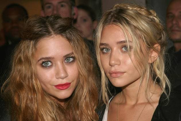 FREE ARTS ANNUAL ART AUCTION BENEFIT MARY KATE OLSEN AND ASHLEY OLSEN AT THE FREE ARTS ANNUAL ART AUCTION BENEFIT HELD AT THE PHILLIPS DE PURY GALLERY. NEW YORK CITY. 23 MAY 2006. ANA MATRONIC AT THE SCISSOR SISTERS PREVIEW OF THEIR DOCUMENTARY HURRAH! A YEAR OF TA-DAH AT THE LANDMARK SUNSHINE CINEMA. NEW YORK CITY. 4 DECEMBER 2007. ANA MATRONIC AT THE SCISSOR SISTERS PREVIEW OF THEIR DOCUMENTARY HURRAH! A YEAR OF TA-DAH AT THE LANDMARK SUNSHINE CINEMA. NEW YORK CITY. 4 DECEMBER 2007. MARY KATE OLSEN AND ASHLEY OLSEN,  Copyright: xCarolinexTorem-Craigx xAvalonx 0543634249