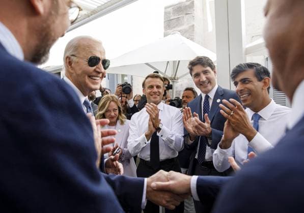 Bilder des Jahres 2024, News 06 Juni News Themen der Woche KW24 News Bilder des Tages G7 Summit - Scholz s Birthday - Italy German Chancellor Olaf Scholz (R) receives congratulations on his 66th birthday by Charles Michel, President Joe Biden, PM Giorgia Meloni, President Emmanuel Macron, PM Justin Trudeau, PM Rishi Sunak during G7 Summit in Italy on June 14, 2024. Photo by (EV) ABACAPRESS.COM Savelletri di Fasano Italy  Copyright: xABACAx