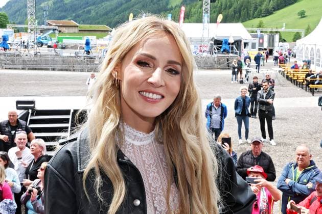 ORF Wenn die Musi spielt . Sängerin Melissa Naschenweng am Rande von Proben zum Musik Open Air Wenn die Musi spielt am 14.06.2024 in Bad Kleinkirchheim. 20240614SBK0043